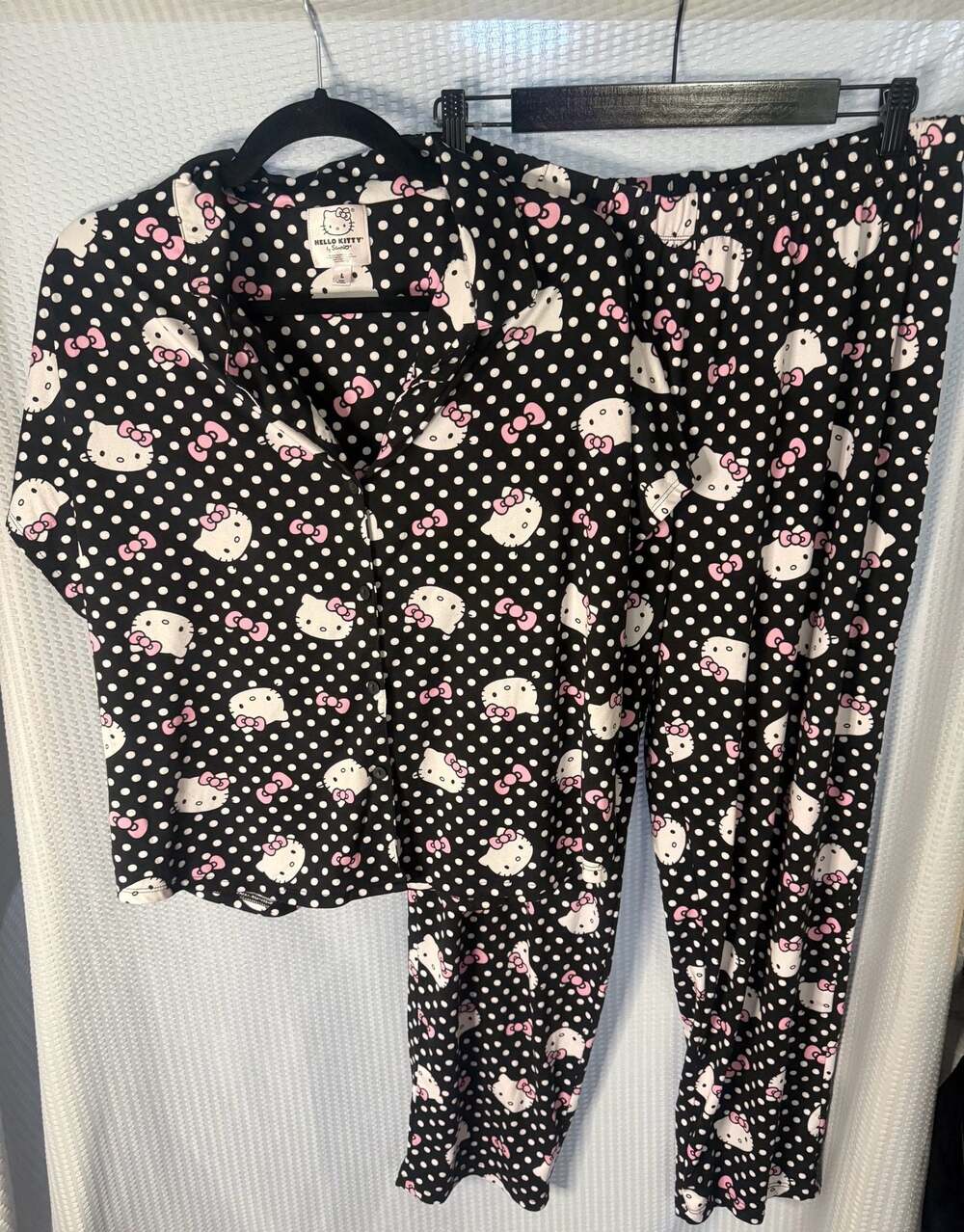 Hello Kitty by Sanrio Black Polka Dot Pajama Set Size L